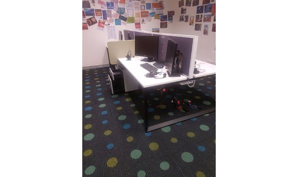 Big image customer care set of set of 6 desks
