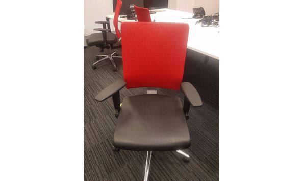 Big image red back task chairs