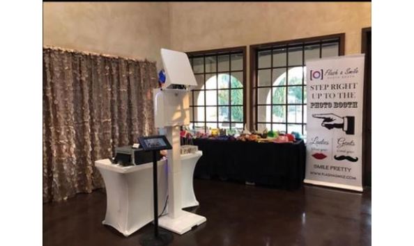 Big image flash a smile booth 2