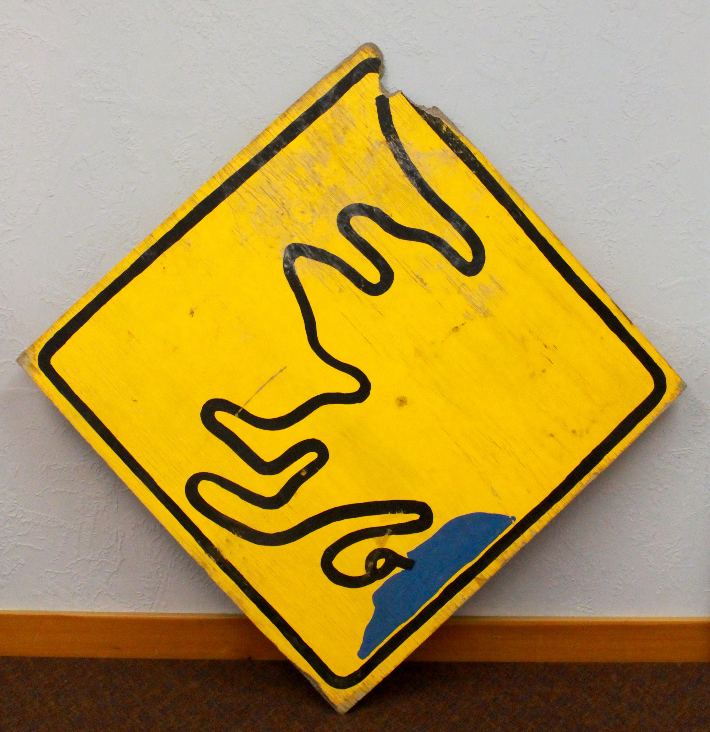 Retired HV Switchback Sign