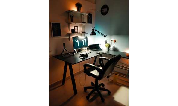 Big image canva   modern laptop computer on table min