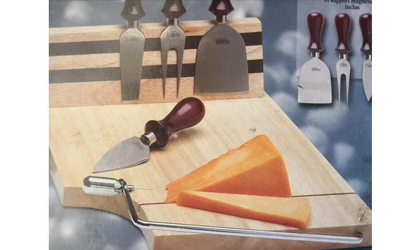 Big image cheese board with integrated slicer 1549331721 6e68d42f progressive