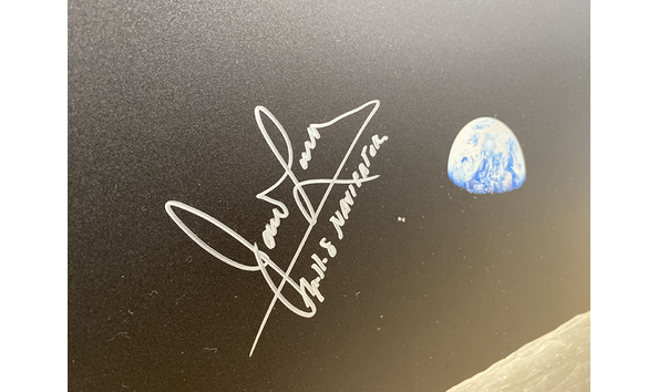 Big image earthrise on metal with scratch sig