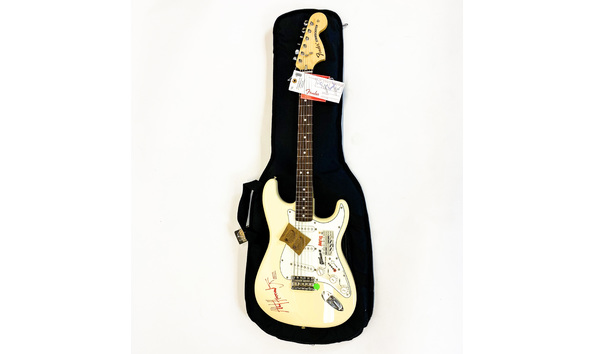 Big image albert hammond jr. fender  1 