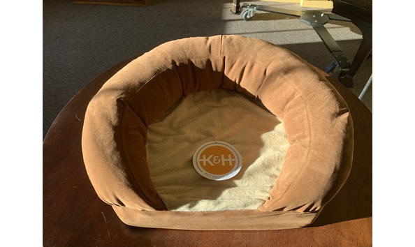 Big image lisa s dog house   bed 1