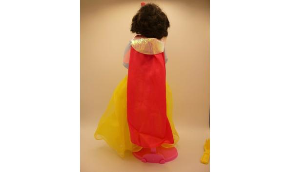 Big image 201511doll006 disney s snow white barbie 1992 p1000640  1 