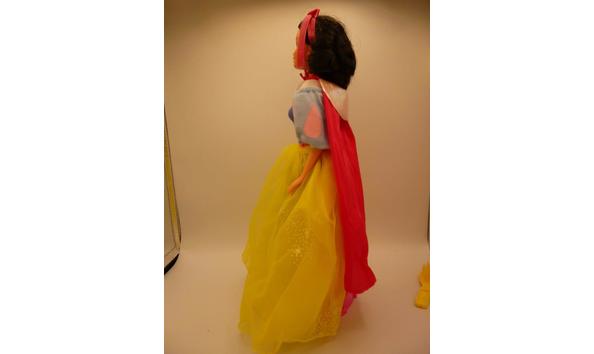 Big image 201511doll006 disney s snow white barbie 1992 p1000641  1 