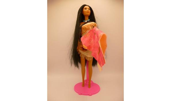 Big image 201511doll009  pocahantas and john smith dolls by disney p1000653
