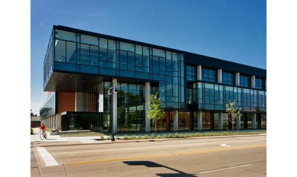 Big image crwc 100805 3 tj 08