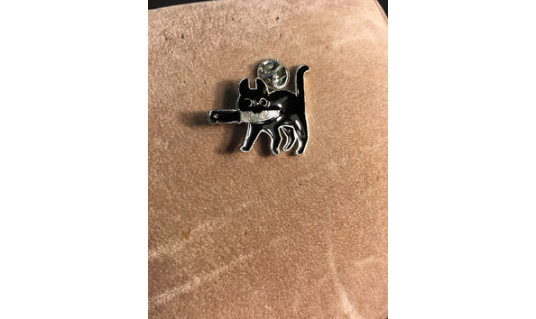 Big image 202009jwy044   cat and knife pin