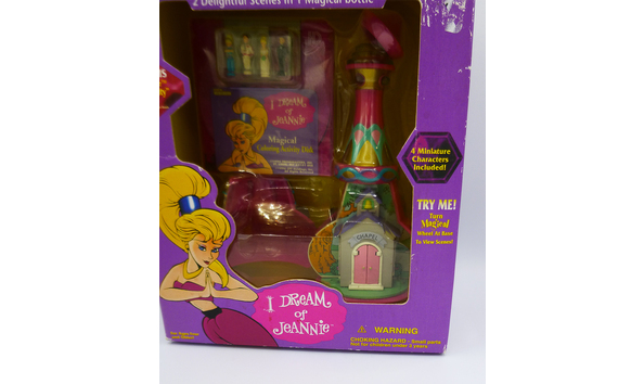Big image 202009plst001   i dream of jeannie pink playset 3