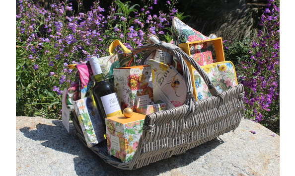 Big image hostess basket 2