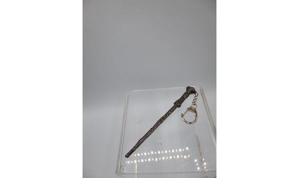 Big image 201905jwy014hpharrywandkeychain2