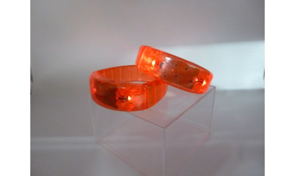 Big image 201908jwy001 lightupredbangles 3  2 