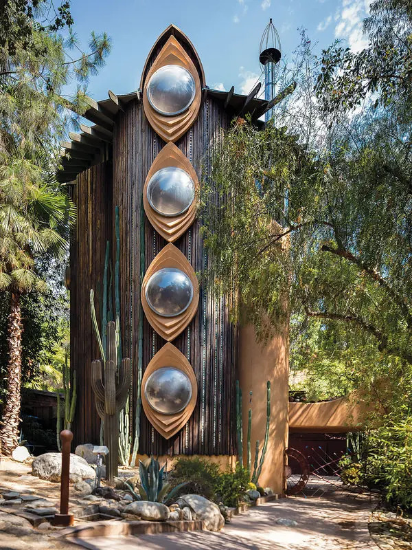 A Rare Tour Experience at Bruce Goff’s Struckus House