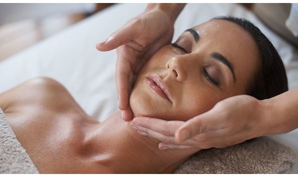 Big image eminence organics 4 benefits spa facial