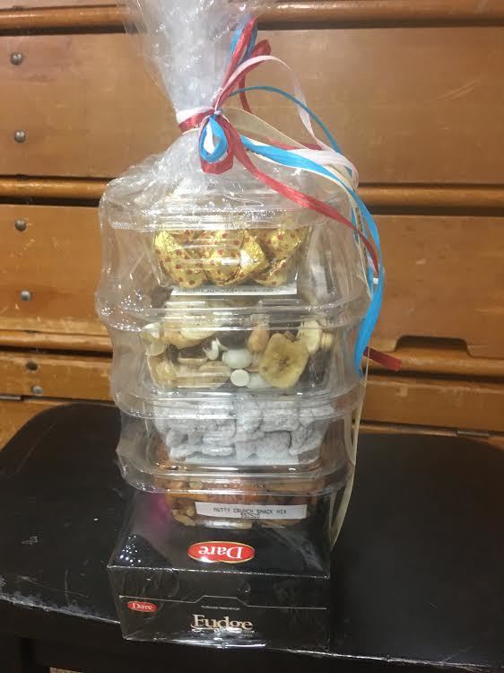 Snack Tower and Large Pepperoni Pizza Certificate for Vinnie's in Troy!