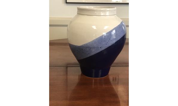 Big image blue and white vase