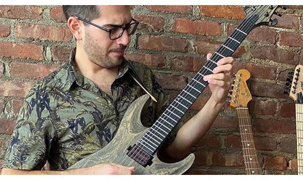 Big image guitar lesson with mike papapavlou