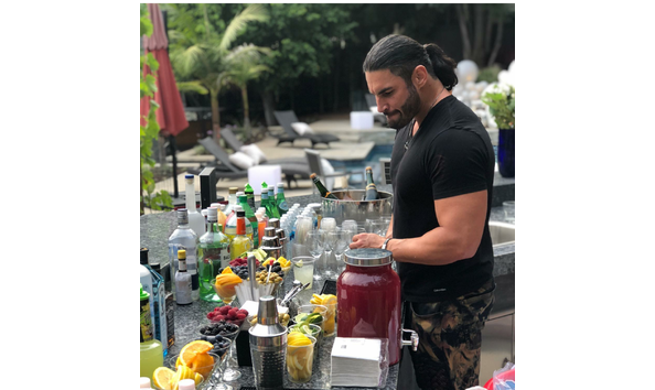 Big image cocktail party photo with bartender