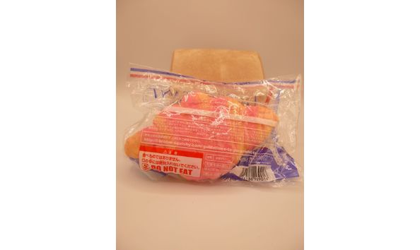 Big image 201906toy003 le croissant strawberry squishy p1000606
