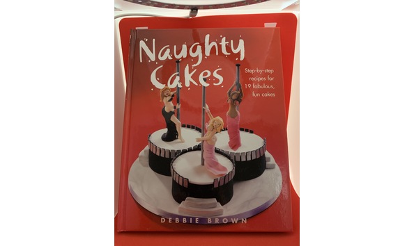 Big image 202103bk004 3   naughty cupcakes
