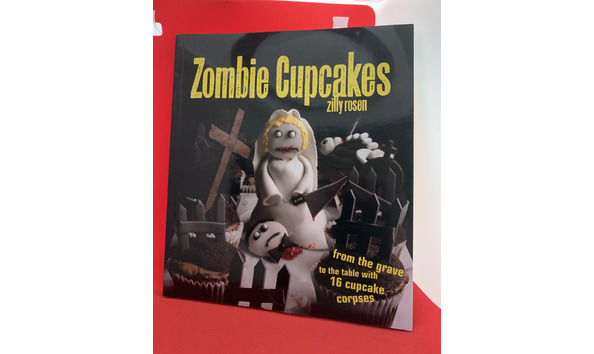 Big image 202103bk002   zombie cupcakes
