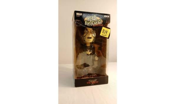 Big image 201906coll001crowbobblehead