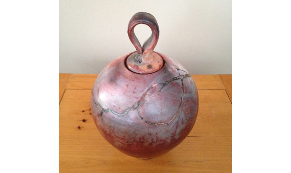 Big image lidded vesel 2