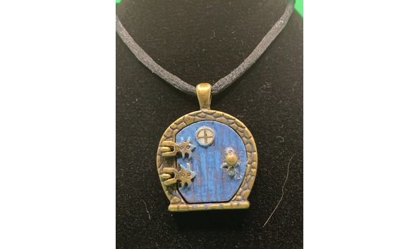 Big image 202103jwy031 2   blue hobbit door necklace 1