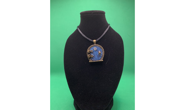 Big image 202103jwy031   blue hobbit door necklace 1