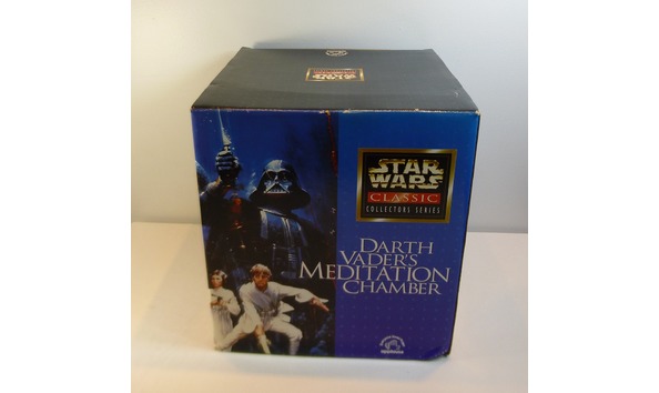 Big image 202107coll009   sw darth vader med chamber