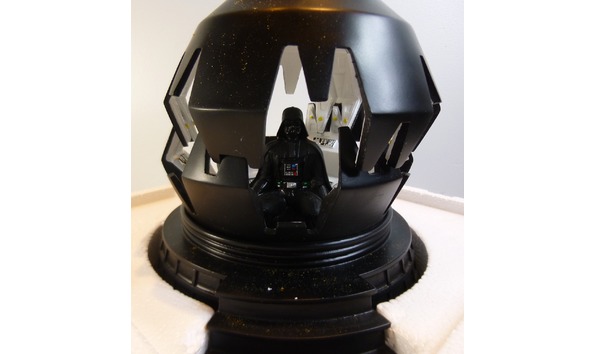 Big image 202107coll009 6   sw darth vader med chamber