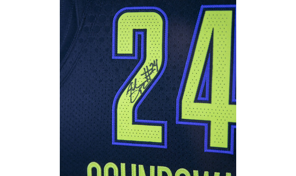 Big image arike ogunbowale 2  1 