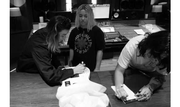 Big image jennifer pearl ace 007 copy