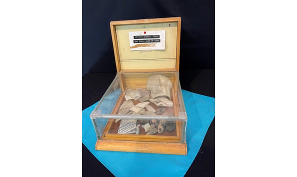 Big image 29 pottery shards