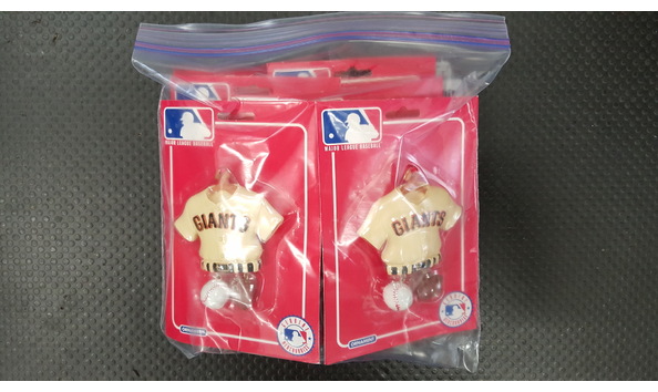 Big image giants ornaments