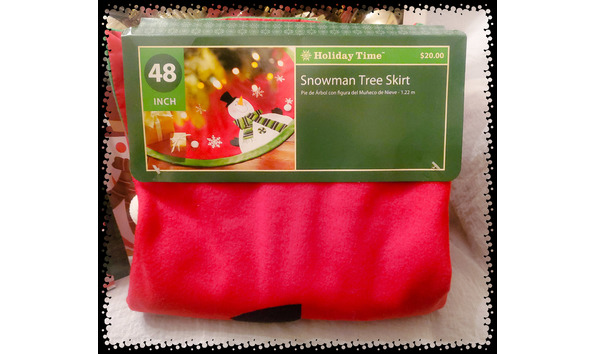 Big image tree skirt