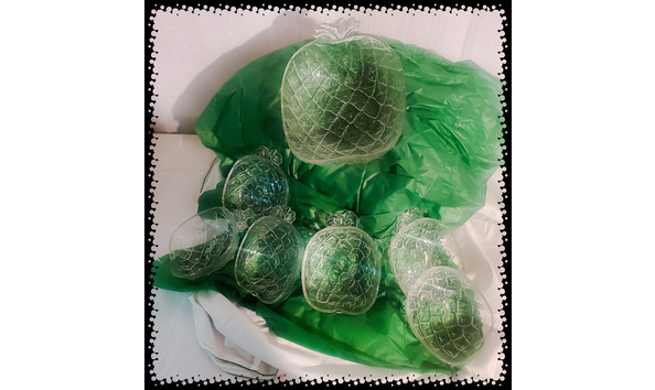 Big image pineapples