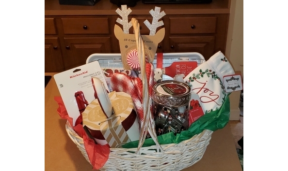 Big image holiday baking basket completed 410x354