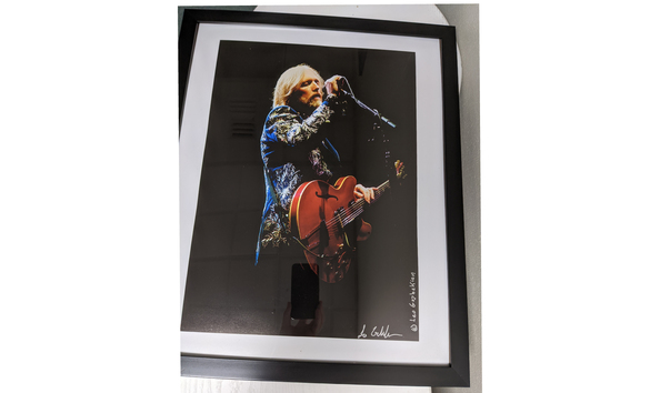 Big image petty picture