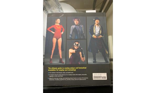 Big image 202110bk002   the hero s closet 2