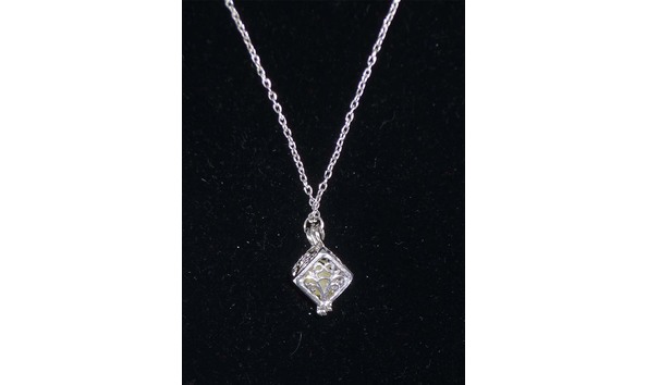 Big image 202110jwy014 2   glow in the dark filigree necklace