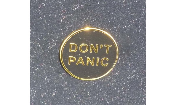 Big image 202110jwy048 2   don t panic pin