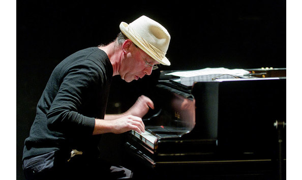 Big image 01 wayne horvitz at piano   daniel sheehan