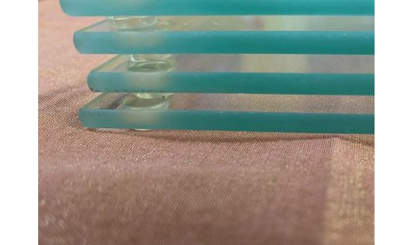 Big image glass placemets closeup