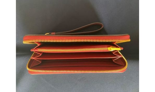 Big image coach clutch inside