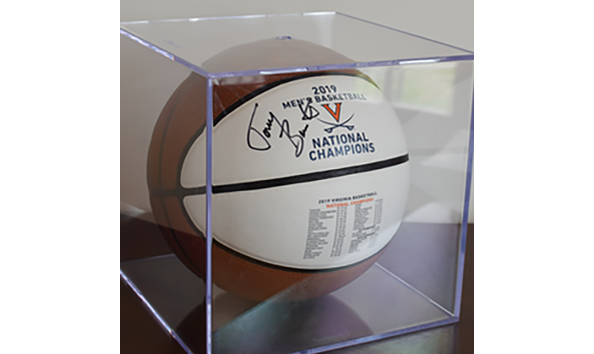 Big image bb   signed basketball in display case  1a