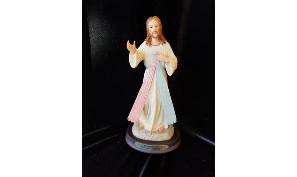Big image 256 divine mercy statue
