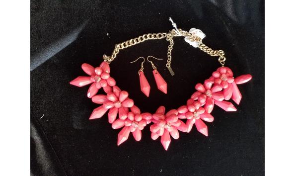 Big image coral neckless